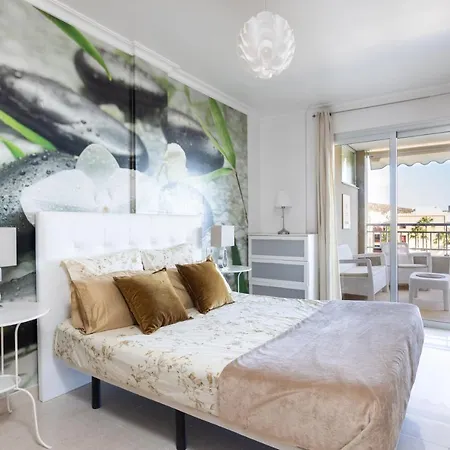 Апартаменты Hemeras Boutique Homes - 10 Minutes Walk From The Beach