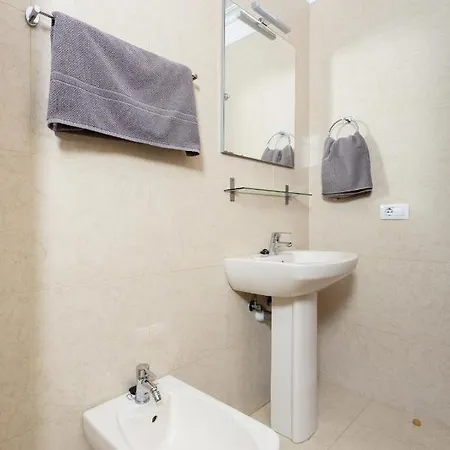 Hemeras Boutique Homes - 10 Minutes Walk From The Beach شقة *